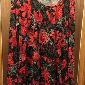 LuLaRoe 2XL Lynnae red, black and gray floral
